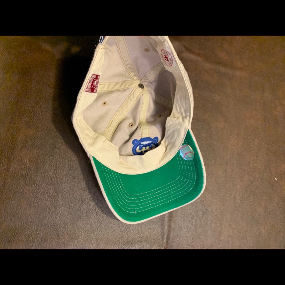 CUBS HAT - Picture 3 of 3